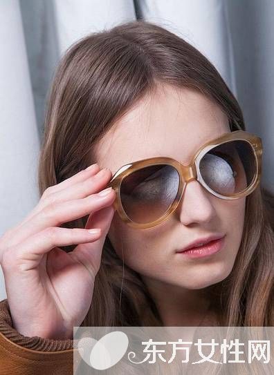 簡(jiǎn)約風(fēng)時(shí)尚美甲圖片大全 告別浮夸做低調(diào)小女人