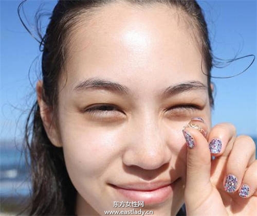 黑眼圈太煩人 簡單遮瑕小方法徹底遮住黑眼圈