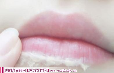 黑色小煙熏眼妝畫法締造低調(diào)女王范