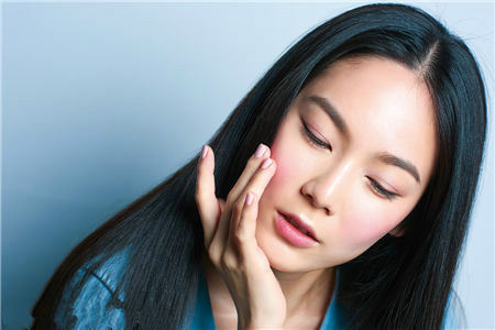 掌握4要點(diǎn)化出好感度爆棚云朵妝