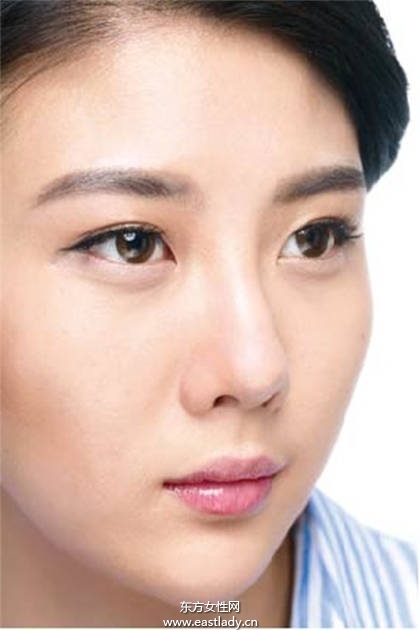 必學(xué) 脫胎換骨的神奇修容化妝術(shù)