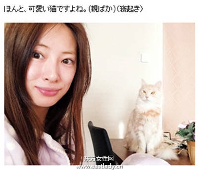 看女星們的睡醒妝 素顏也很美