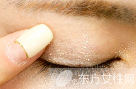 彩妝眼影疊加畫法 揭密不同眼睛的眼影畫法