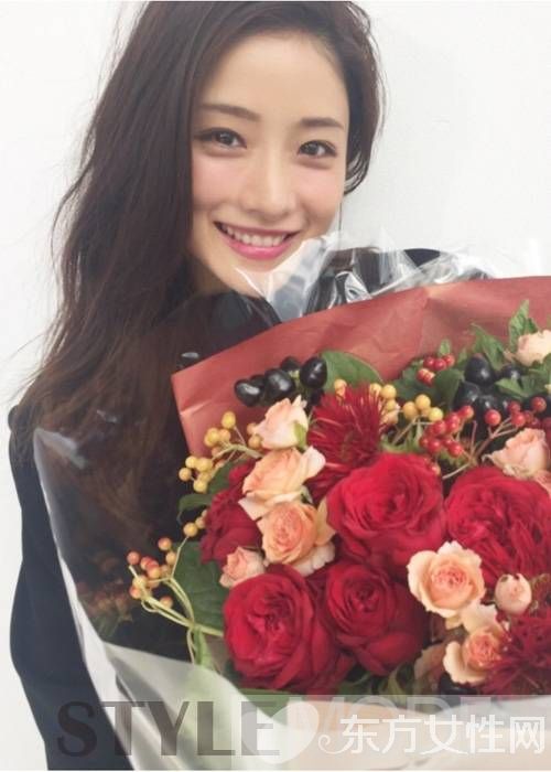 如何打造石原里美眼妝 手把手教你豆沙色眼影畫法