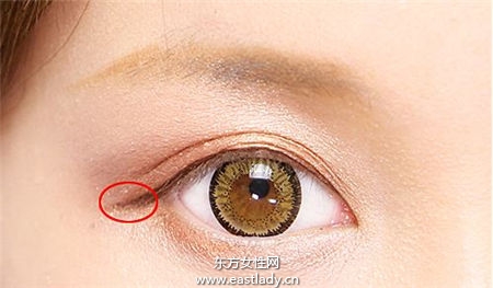 保證每個(gè)人都學(xué)得會(huì) 五招讓你變身大眼美女