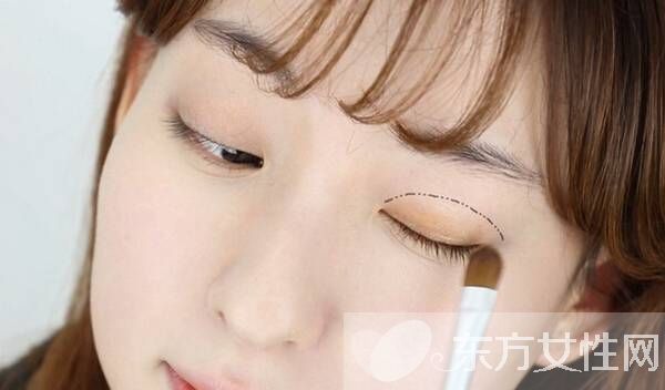 減齡扮嫩學(xué)生妝 簡(jiǎn)單修飾讓你青春氣息爆棚