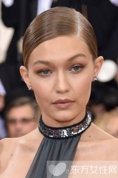 如何為你的膚色找到最適合的口紅搭配