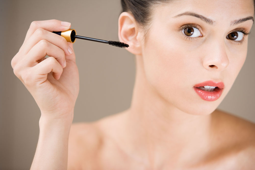 揭密睫毛膏正確刷法 小刷頭里藏著大學(xué)問