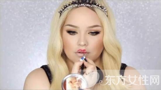 如何用唇釉打造完美唇妝 跟她學準沒錯