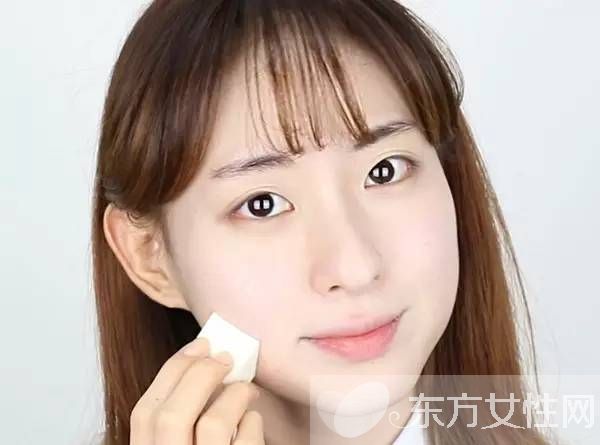 減齡扮嫩學(xué)生妝 簡(jiǎn)單修飾讓你青春氣息爆棚
