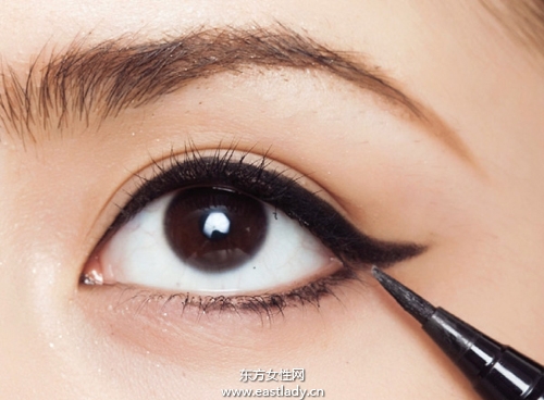 貓眼妝的畫法打造迷人妖艷眼妝
