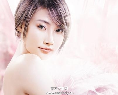 使用粉底營造時髦感妝容