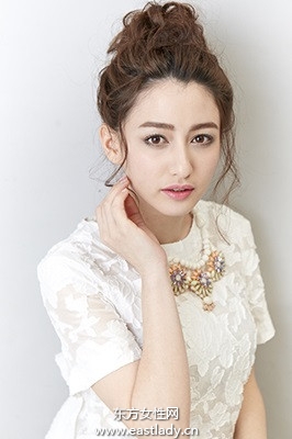 眼妝新畫(huà)法營(yíng)造透明感砂糖光澤眼眸