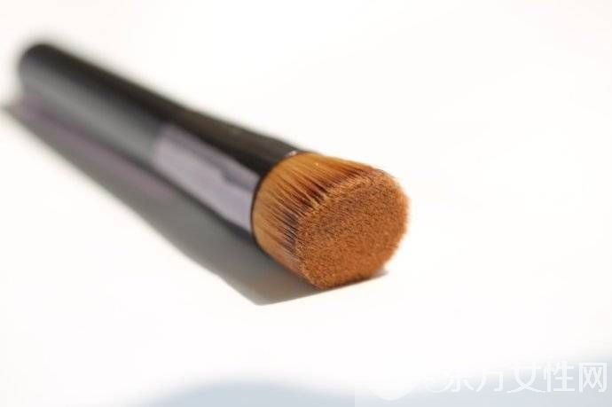 粉底刷的使用方法 該如何選擇粉底刷
