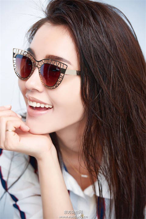 三款夏季最潮唇妝配時(shí)尚墨鏡 路人變潮人