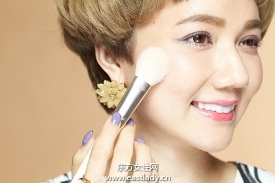 透明感春季決勝關(guān)鍵 3大彩妝變身 性感可愛 萬人迷