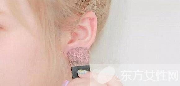 天后王菲幾年前玩過的＂耳朵腮紅＂成霓虹國(guó)新潮流