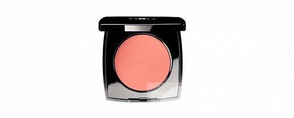 天后王菲幾年前玩過的＂耳朵腮紅＂成霓虹國(guó)新潮流