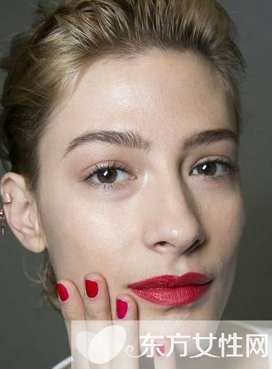 簡(jiǎn)約風(fēng)時(shí)尚美甲圖片大全 告別浮夸做低調(diào)小女人