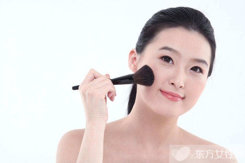 職業(yè)妝的基本化妝步驟圖解