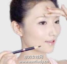 標(biāo)準(zhǔn)7步眼線速成畫法