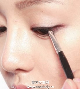 眼線膏描畫(huà)潤(rùn)澤上下眼線