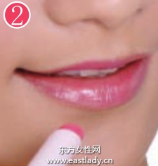 快速補(bǔ)妝的三大實(shí)用技巧