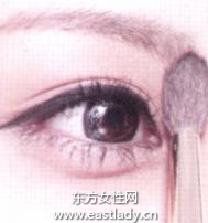 五個(gè)簡(jiǎn)單快速化妝小秘訣