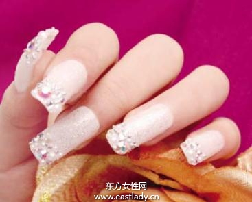 美甲教程之打造七彩奢華鑲鉆美甲