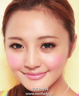 簡(jiǎn)單畫(huà)圓打造甜美粉色腮紅