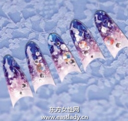 藍色琉璃甲搭配亮鉆更具女人味