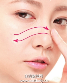 粉底液上妝要點(diǎn)