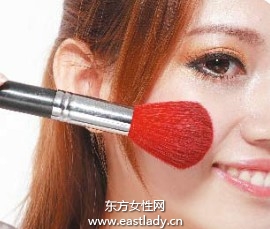 半包圍式妝容畫法成就少女純真浪漫