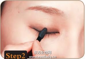 極致簡約歐美風妝容 簡單不失女人味