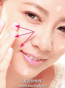 粉底液上妝要點(diǎn)