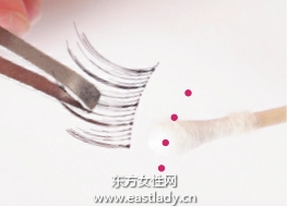 粘貼眼尾局部假睫毛的貼法