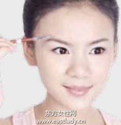 日式眉毛的畫法 精致時(shí)尚且不失優(yōu)雅
