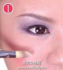 酷酷魔女妝給人冷艷姿態(tài)