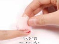 卸除指甲油的兩種有效方法