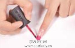 美甲教程之打造十字魔法鑲鉆美甲