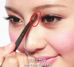 利用光影營造立體五官