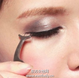 濃密束狀型假睫毛的貼法圖解