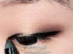 上揚眼線畫法立馬打造神采奕奕電眼