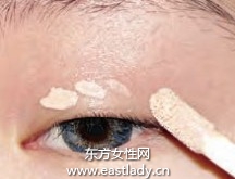 單眼皮化妝技巧之歐美范十足的眼線妝
