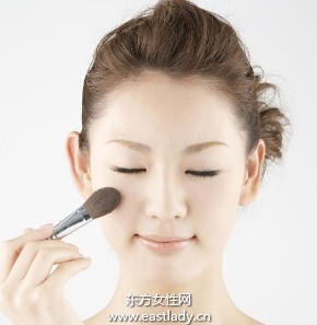 三種不同類型腮紅的使用要點(diǎn)