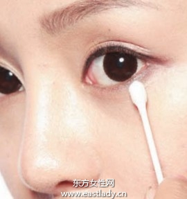 眼線膏描畫(huà)潤(rùn)澤上下眼線