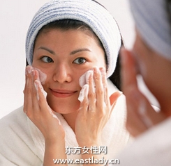 卸妝乳幫你實(shí)現(xiàn)滋潤型卸妝