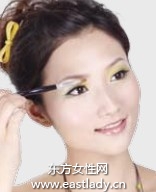 浪漫田園眼妝具體畫法