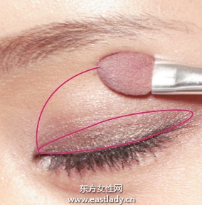 眼妝的畫(huà)法之畫(huà)出茶色眼妝