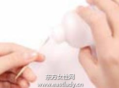 卸除指甲油的兩種有效方法